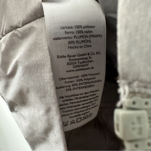 Eddie Bauer Grey Silver Puffer Vest No Size Tag Meas. Size Small - Picture 8 of 8